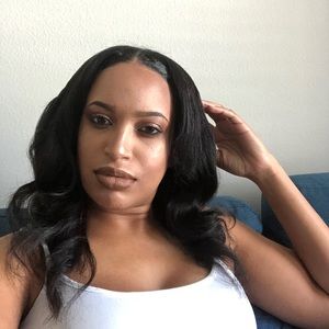 Meet your Posher, Desiree